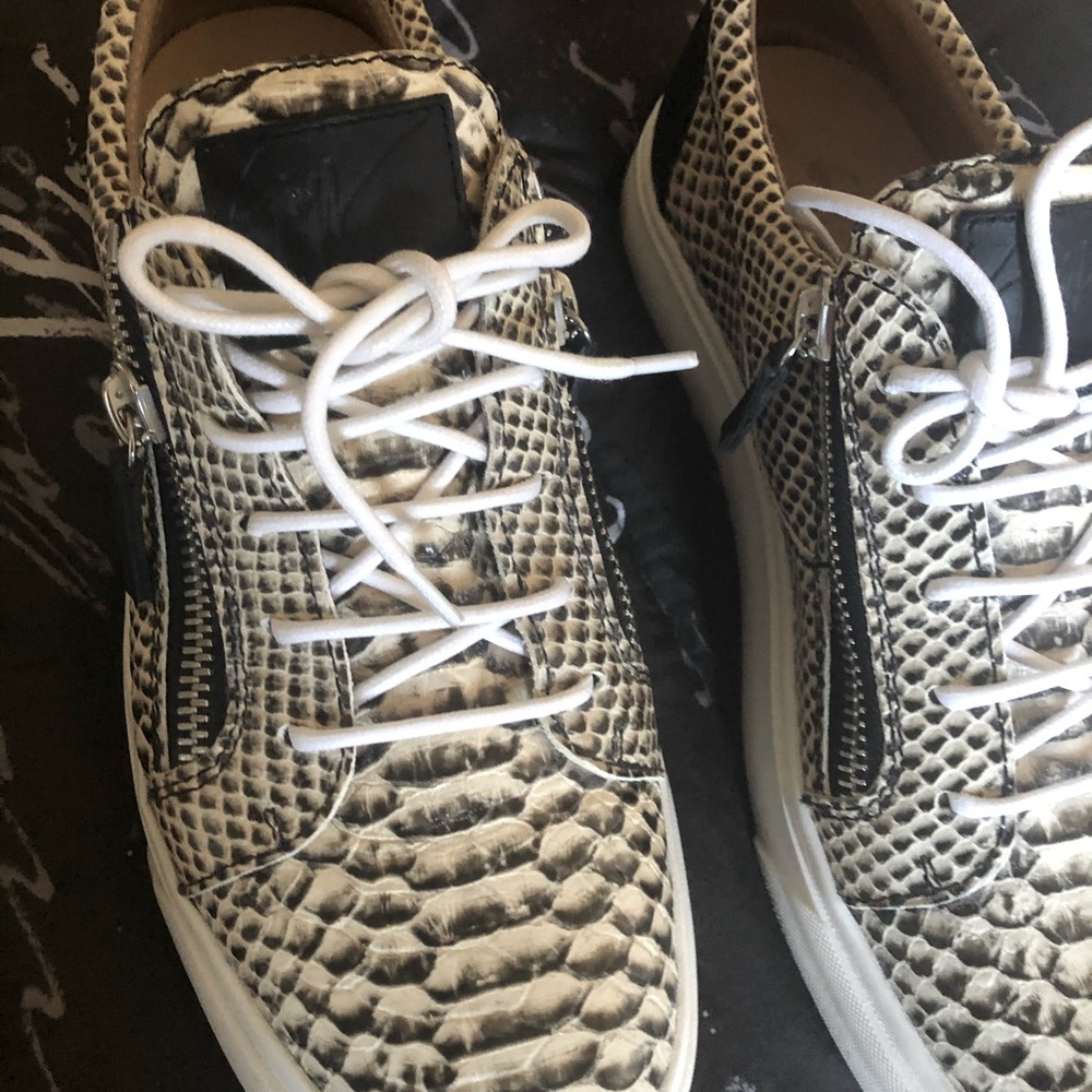 Unisex Giuseppe zanotti size 42
